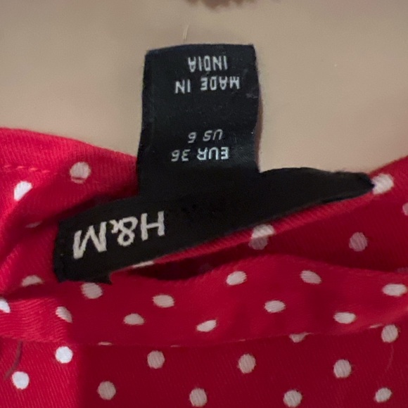 3️⃣/$25 CUTEST H&M skirt - Picture 6 of 6